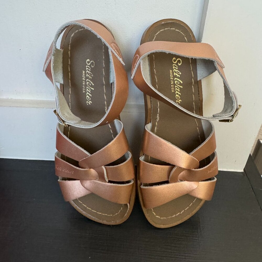 Girls Salt Water Original Sandals size 1 Rose-Gold